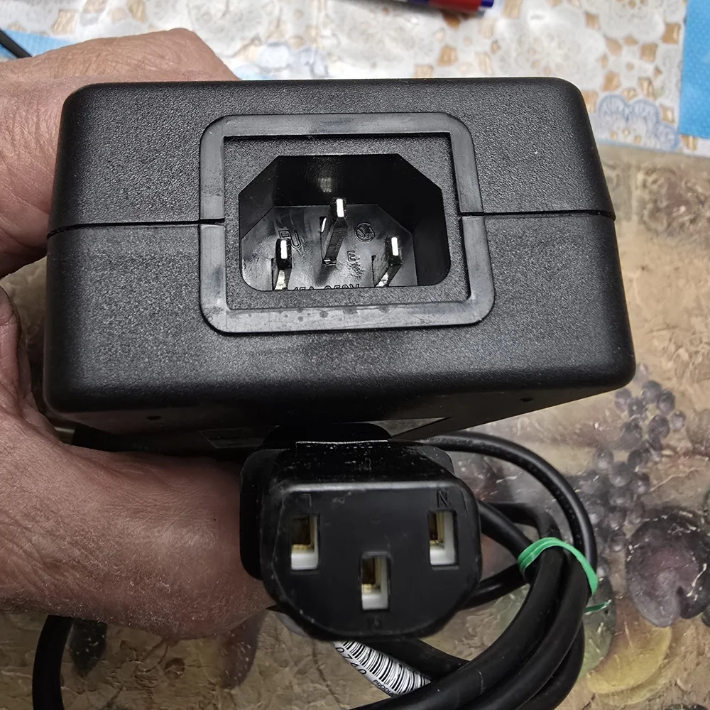 HP AC Power Adapter 0957-2156 100-240V Genuine HP Charger
